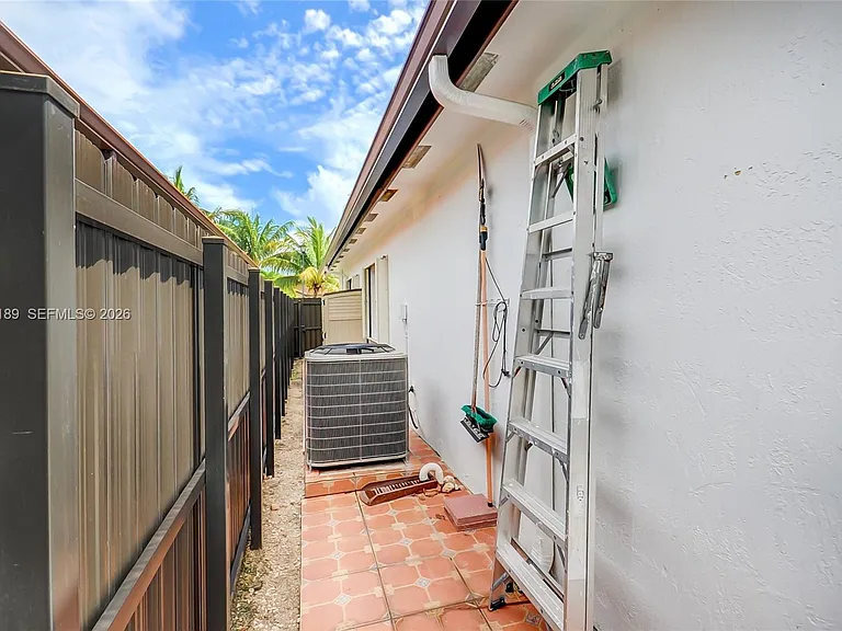 15548 SW 19th Ln — Photo 25