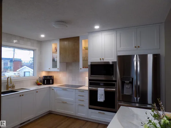 5308 52nd Ave, Wetaskiwin, AB T9A 0X7