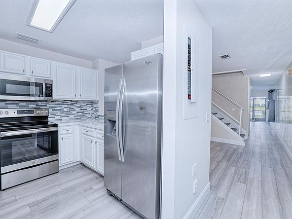 3rd image of 9047 Gervais Cir APT 1603