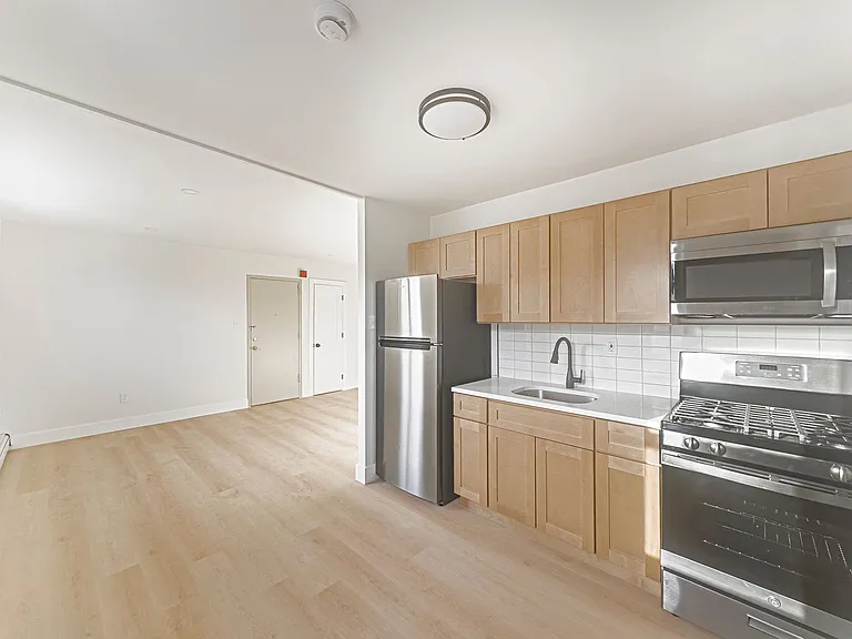 Fairfield Apartments — Photo 26