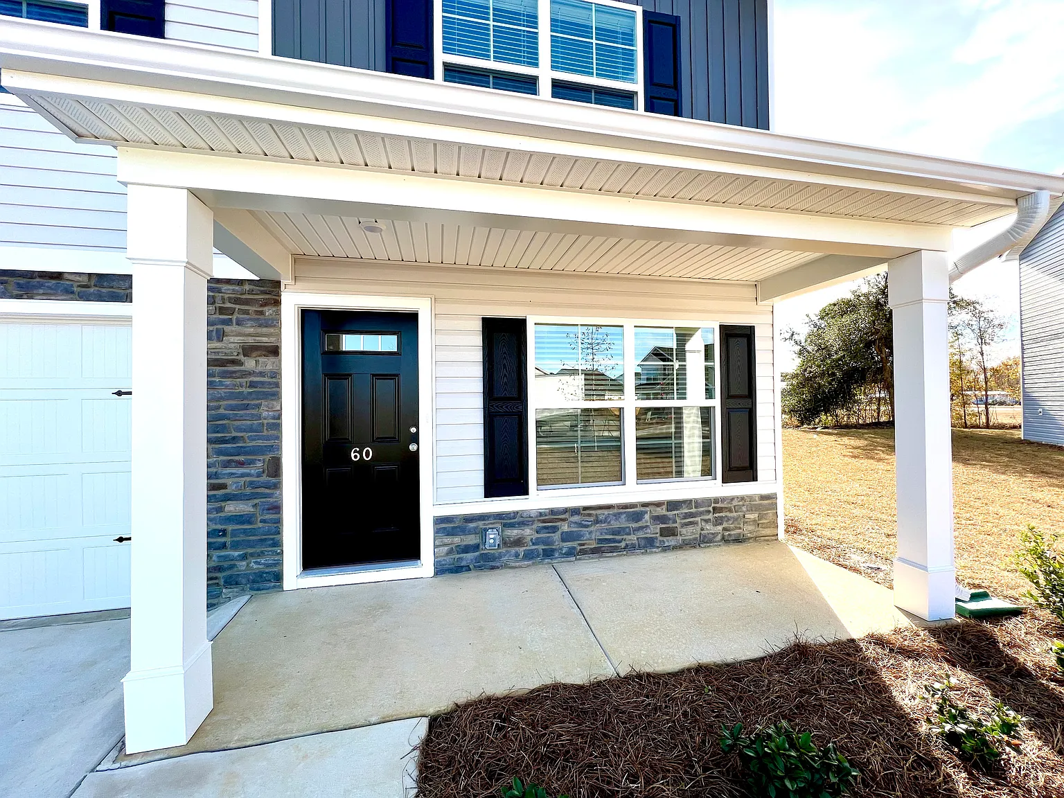 5 bed, 2334 sqft, $2,300 — Photo 3