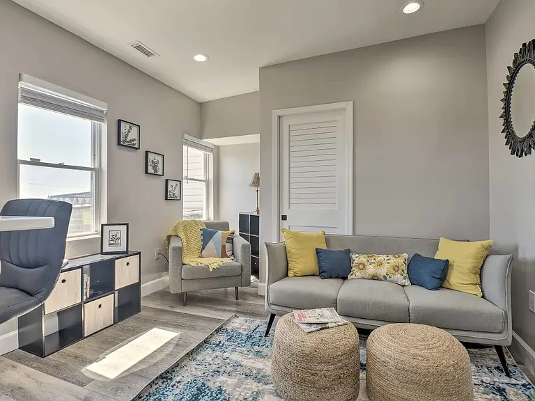941 Brooks Ln #3 — Photo 3