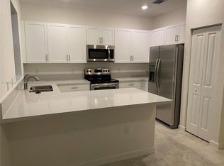 350 NE 208th Ter, Miami, FL 33179