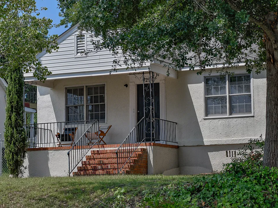 729 Heard Ave