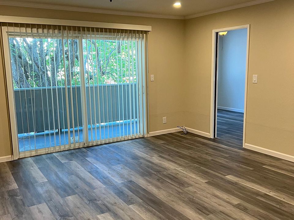 1st image of 1477 Grove Ave #105