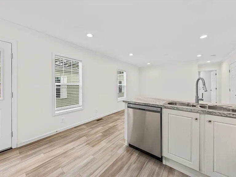 1156 Russell Dr #30 — Photo 10