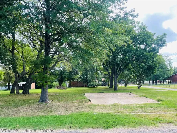 Bower St, Wister, OK 74966
