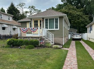 68 Monroe Ave, Shrewsbury, NJ 07702