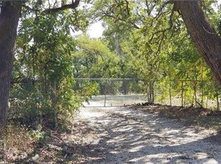 252 Old Austin Trl, Elgin, TX 78621