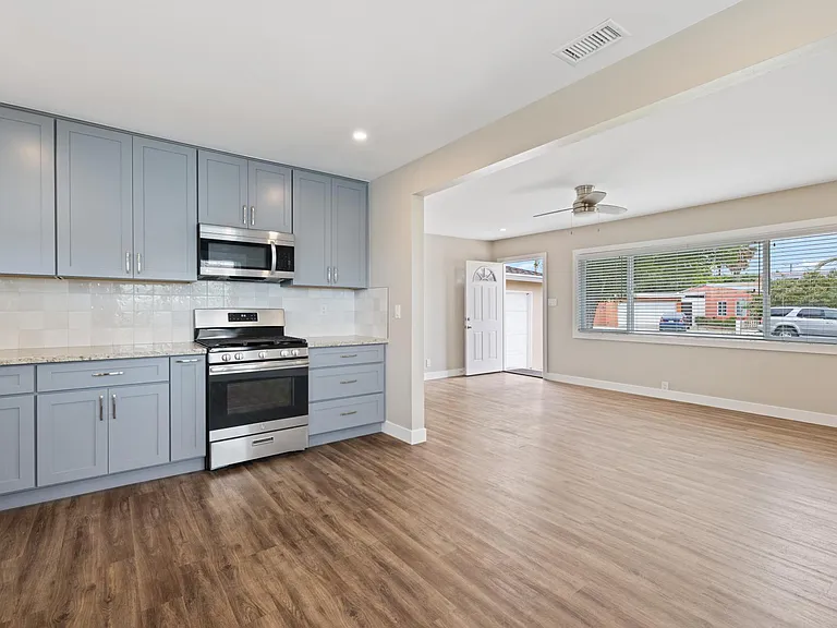 14461 Wilson St — Photo 4