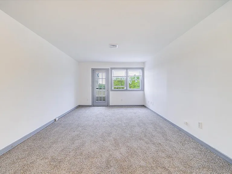 216 West Rd #39 — Photo 1