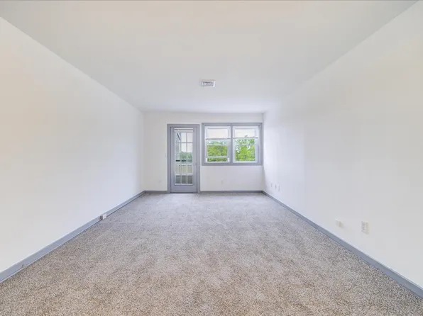 216 West Rd #39, Pleasant Valley, NY 12569