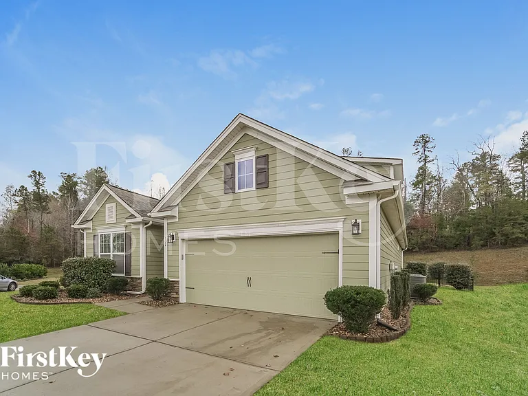 124 Ridgemont Ln — Photo 3