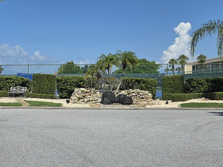 338 Boca Ciega Point Blvd N — Photo 31
