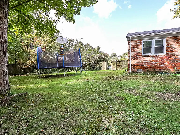 8113 Carlyle Pl — Photo 31