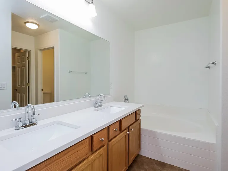 3129 W Dancer Ln — Photo 10