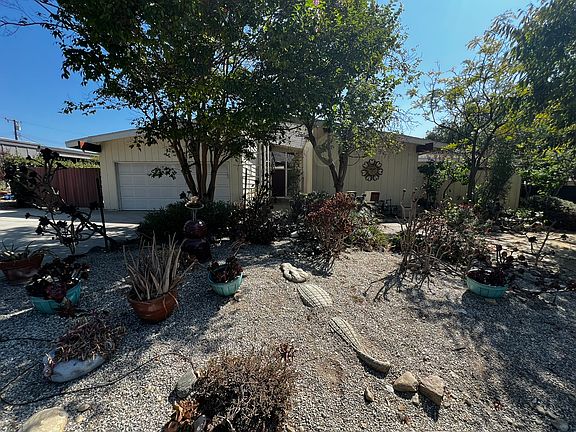 2nd image of 1534 Queens Ct