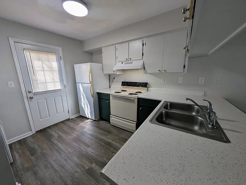 2350 Horne Ave #2