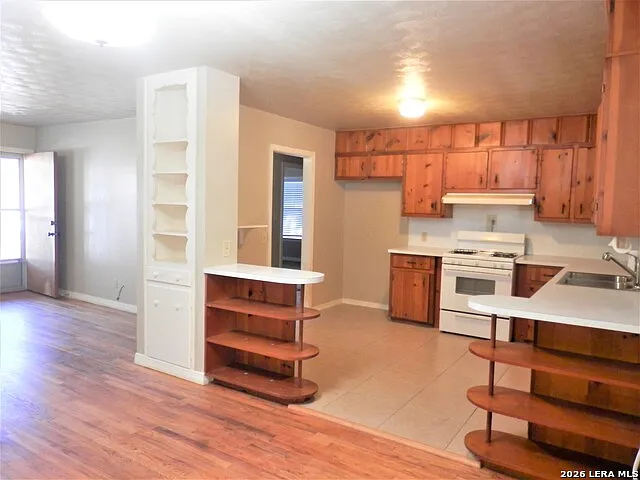 555 N Union Ave — Photo 6