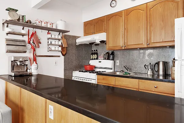 Rented by Cooper & Cooper Real Estate | media 29