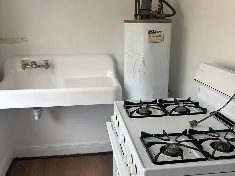 158 W Chimes St #9 — Photo 10