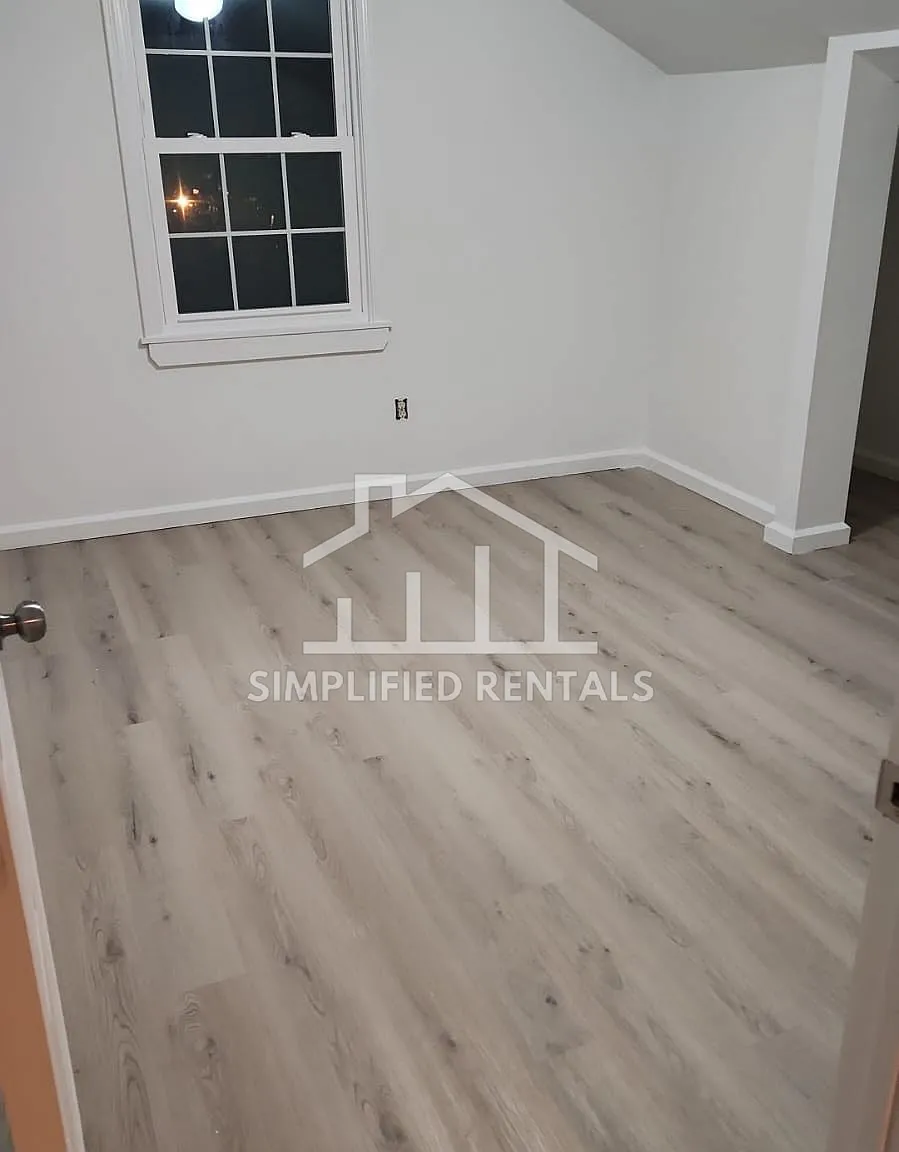 153 Belleville Ave — Photo 4