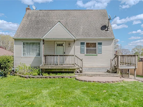 2757 Otter Dr, Akron, OH 44319