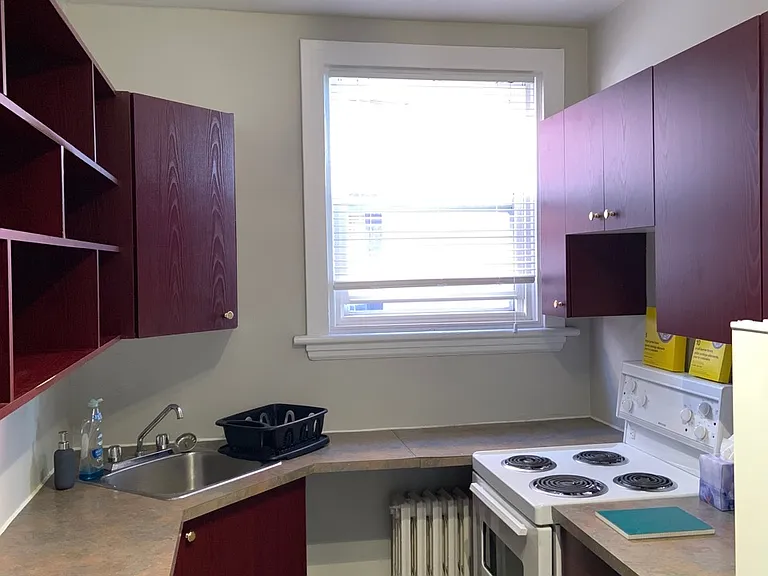 414 Albert St #7 — Photo 9