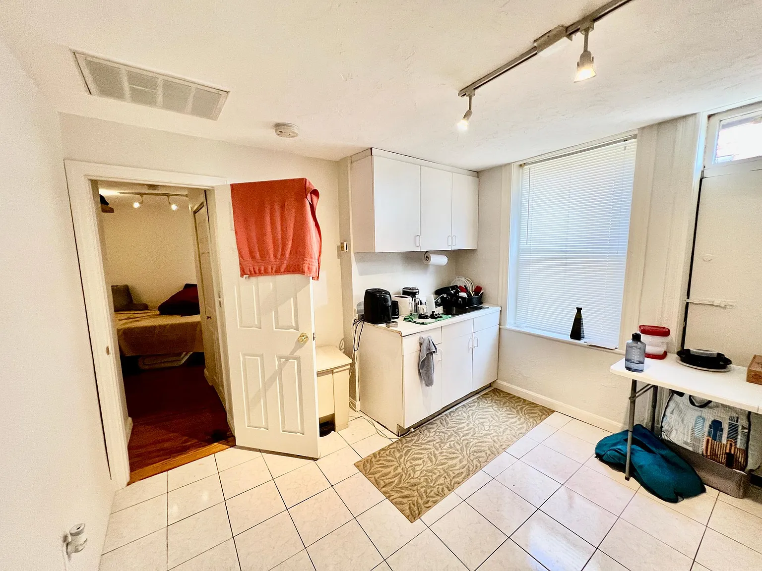 Studio, 9999 sqft, $2,200 — Photo 4