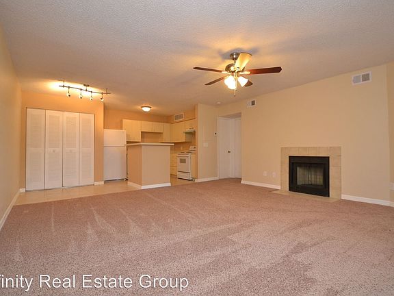 4th image of 390 Woodside Dr Unit 107