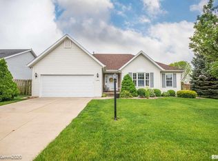 2322 W Marks Pl, Dunlap, IL 61525