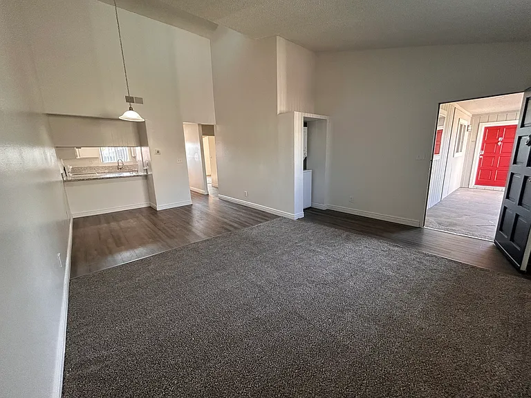 WIllowbrook Apartments — Photo 41
