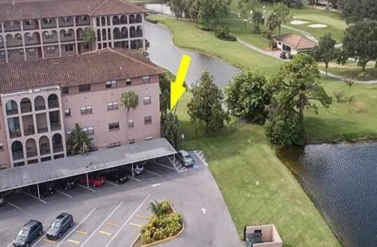 6150 Gulfport Blvd S #101 — Photo 2