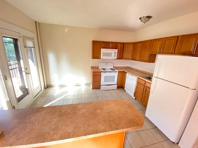1121 Commonwealth Ave — Photo 13