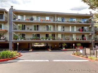 200 Burnham Rd UNIT 301, Lake Oswego, OR 97034