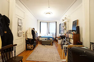 Rented by Rennit Inc.