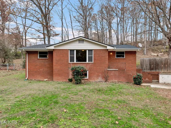 322 N Dogwood Rd, Powell, TN 37849