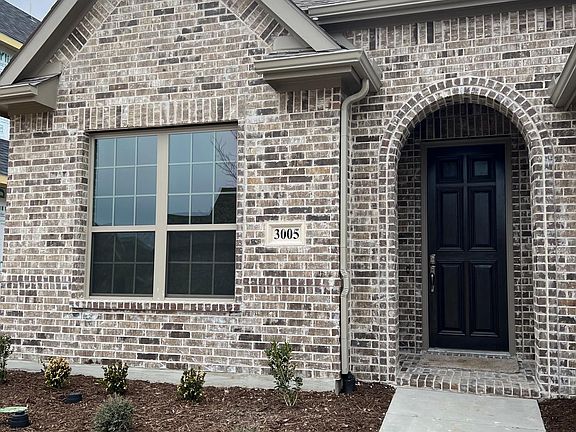 2nd image of 3005 Yarrow Pl