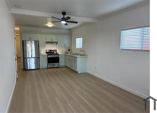956 E 43rd St #956 — Photo 19