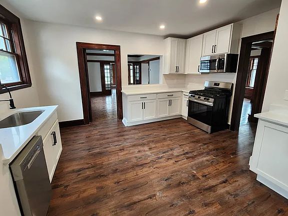 4th image of 11417 Wade Park Ave