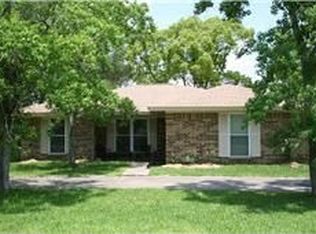 6833 Sharon Dr, Pearland, TX 77581