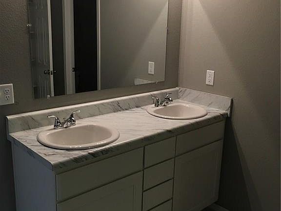 5th image of 2412 Elmwood Ave