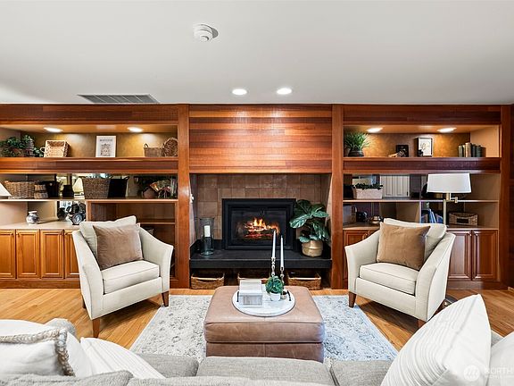4th image of 8902 Park Ridge Drive W