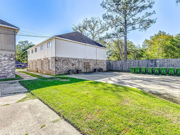 702 Lyle West Ave #C — Photo 16