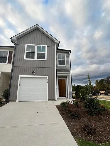 872 Falls Grove Trl Photo 1