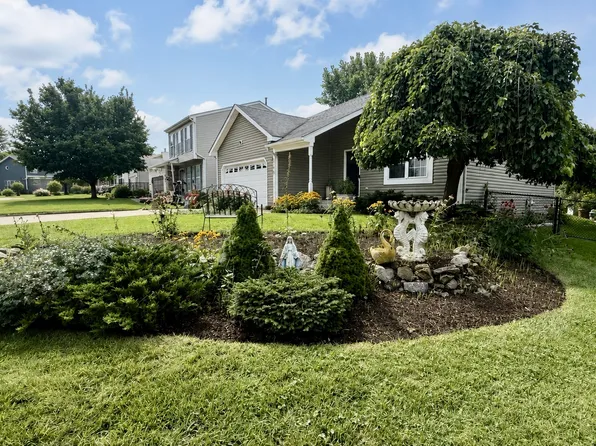 159 Augusta Dr, Round Lake Park, IL 60073