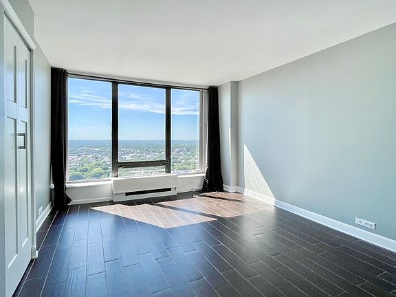 4th image of 5445 N Sheridan Rd APT 3703