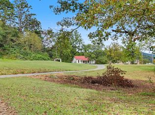 565 Tomotla Rd, Marble, NC 28905