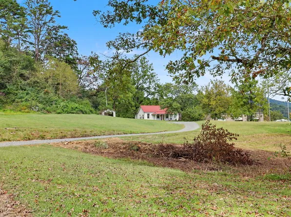 565 Tomotla Rd, Marble, NC 28905