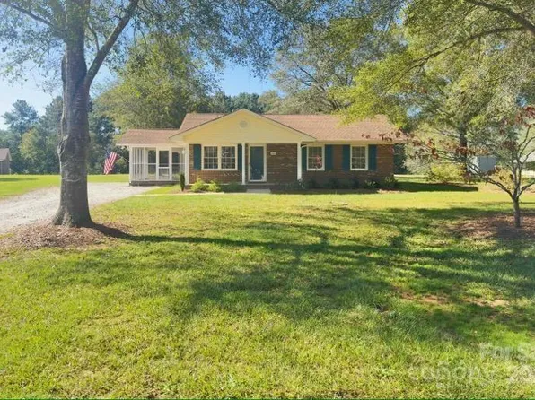 1825 Bennett Rd, Lancaster, SC 29720